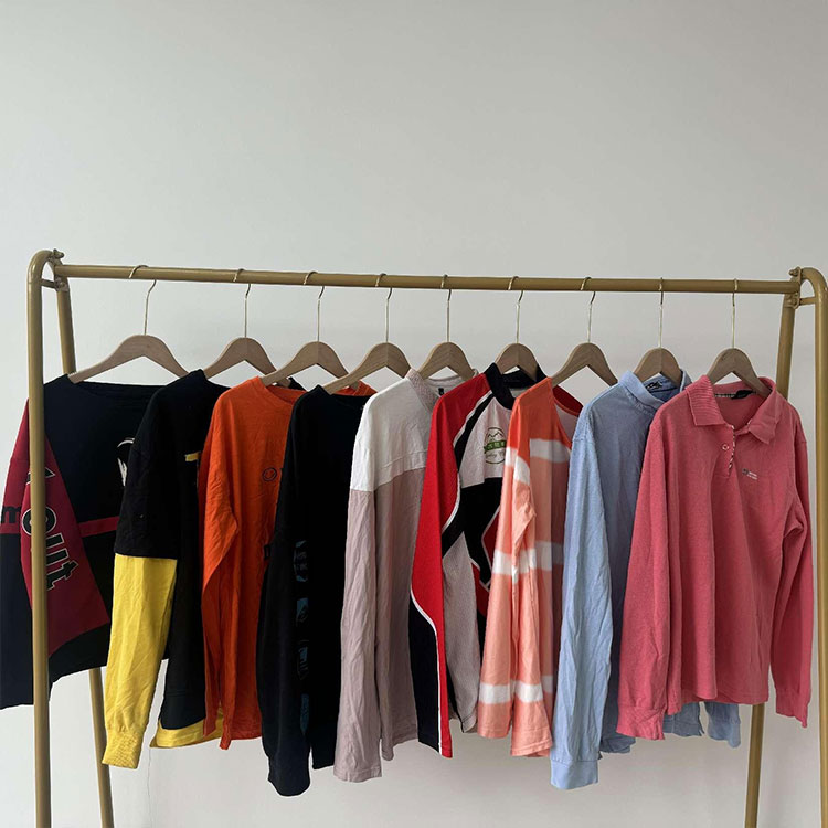 Begagnad Långärmad T-shirt för män